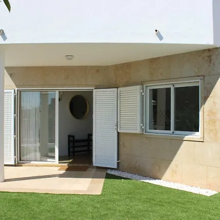 Encosta's Garden Apartment *